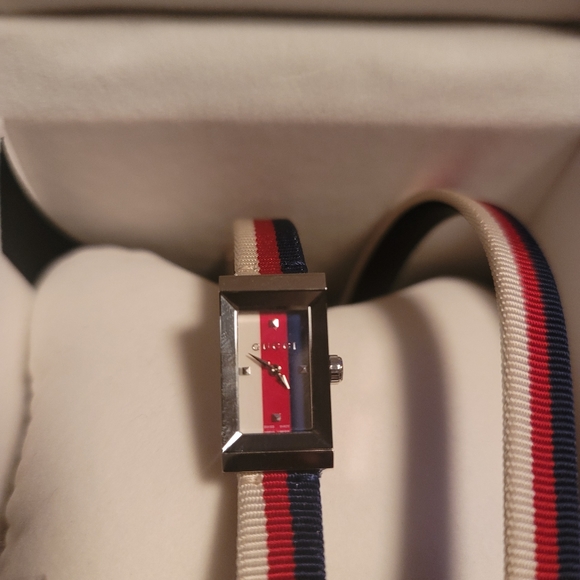 Gucci bracelet watch - Picture 5 of 7